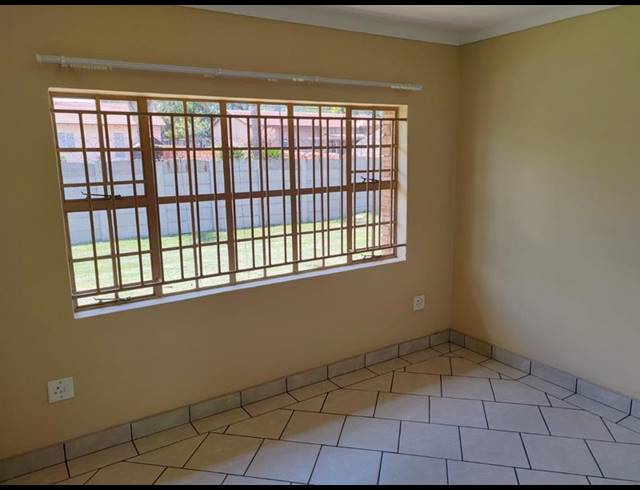 3 BEDROOM PROPERTY TO RENT IN BEYERS PARK